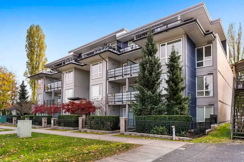 207 15628 104 AVENUE - photo 1 of 30