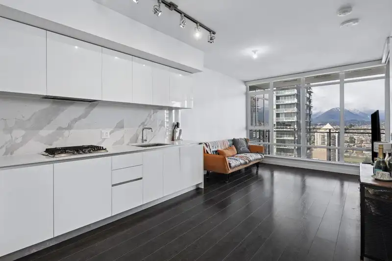 2903 2085 SKYLINE COURT - photo 2 of 25