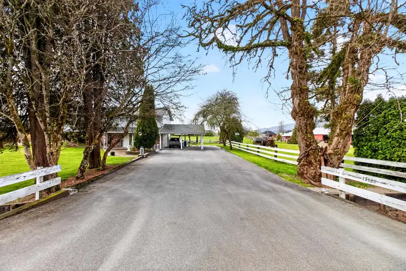 15023 HARRIS ROAD - photo 4 of 40
