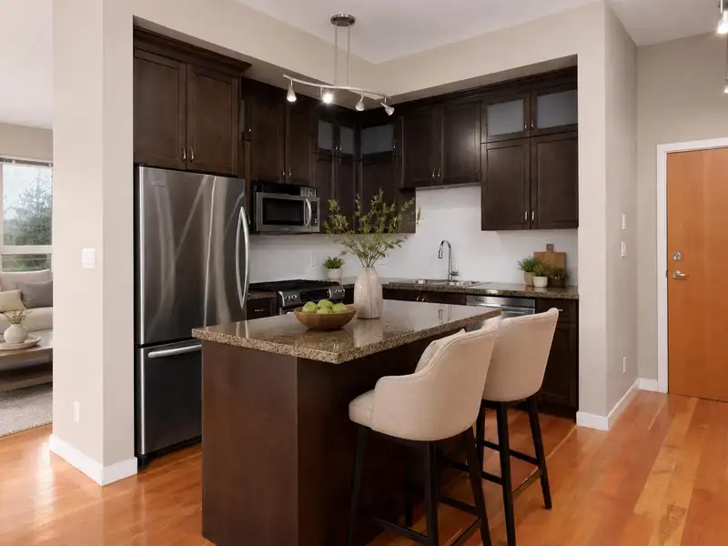 209 240 SALTER STREET - photo 4 of 14