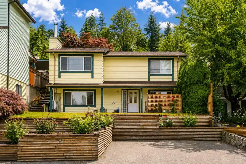 772 APPLEYARD COURT - photo 1 of 35