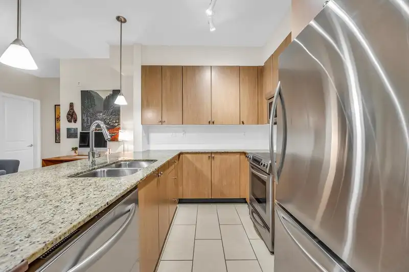 208 270 FRANCIS WAY - photo 4 of 22
