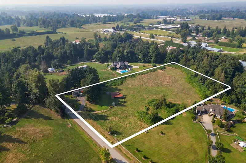 29665 GLENGARRY AVENUE - photo 1 of 25