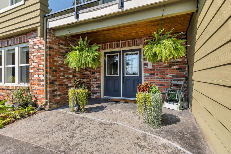 29665 GLENGARRY AVENUE - photo 4 of 25