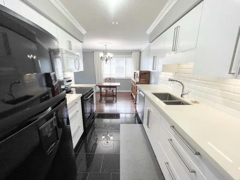 212 32055 OLD YALE ROAD - photo 3 of 25