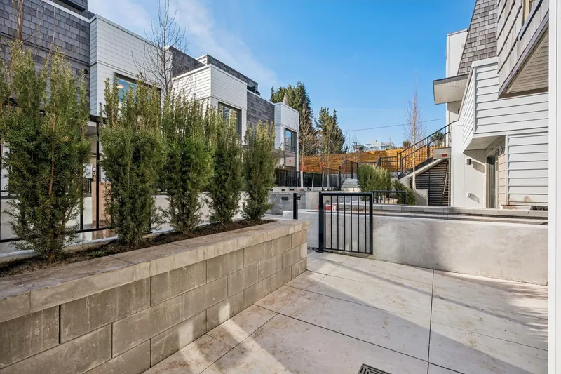 105 378 W 45TH AVENUE - photo 3 of 24