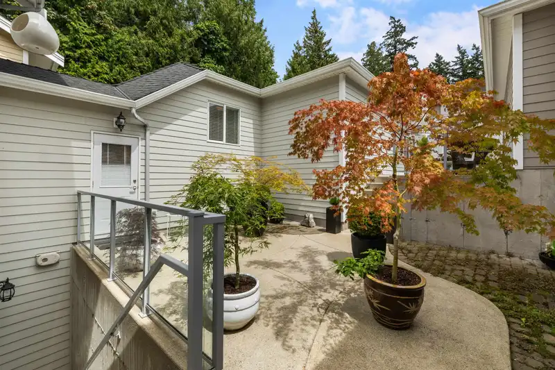 3444 148 STREET - photo 3 of 37