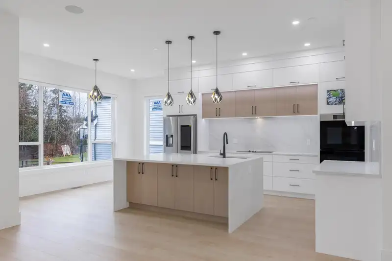 8699 MACHELL STREET - photo 4 of 34