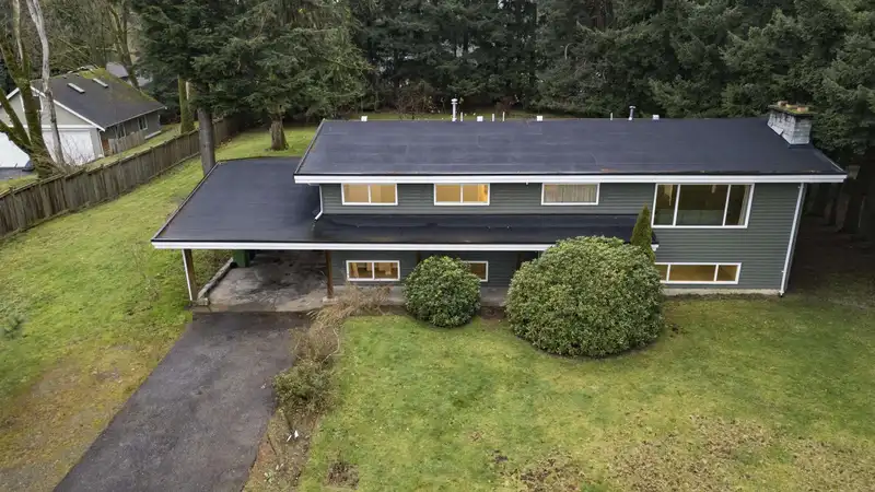 2151 MARTENS STREET - photo 2 of 39