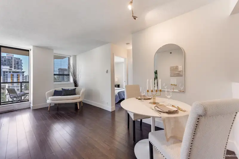507 789 DRAKE STREET - photo 4 of 27