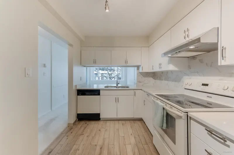 305 6070 MCMURRAY AVENUE - photo 4 of 25