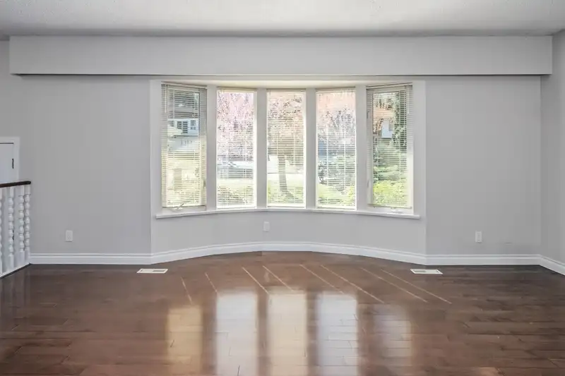 21395 EXETER AVENUE - photo 4 of 40