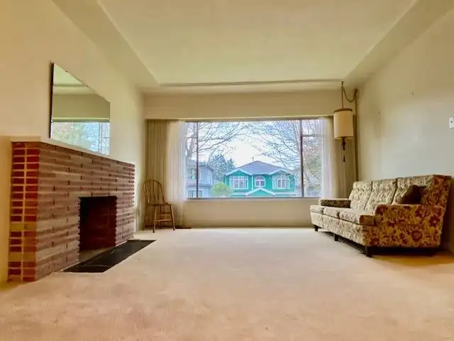 2586 E 23 AVENUE - photo 2 of 14