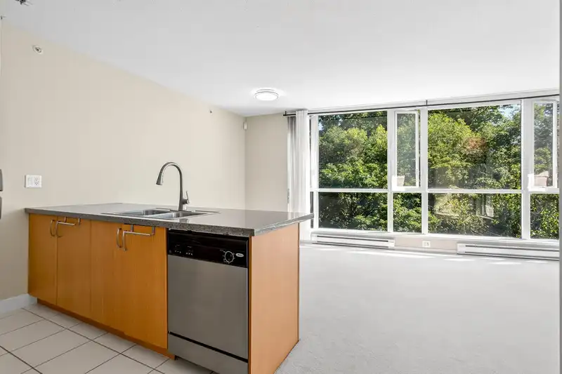 507 9188 UNIVERSITY CRESCENT - photo 4 of 31