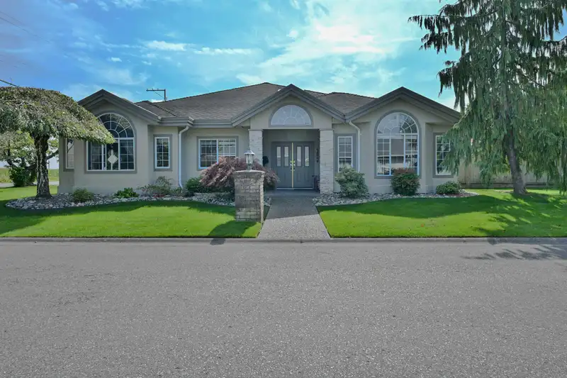 6388 SUNRISE LANE - photo 1 of 32