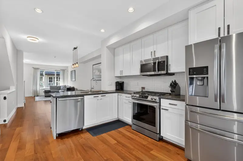 108 2501 161A STREET - photo 3 of 25