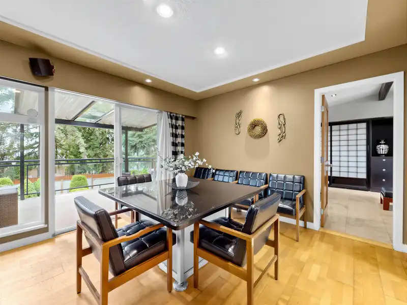 712 SHAW AVENUE - photo 4 of 40