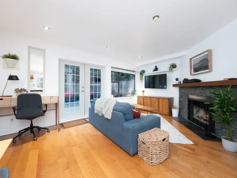 9 2151 BANBURY ROAD - photo 2 of 29