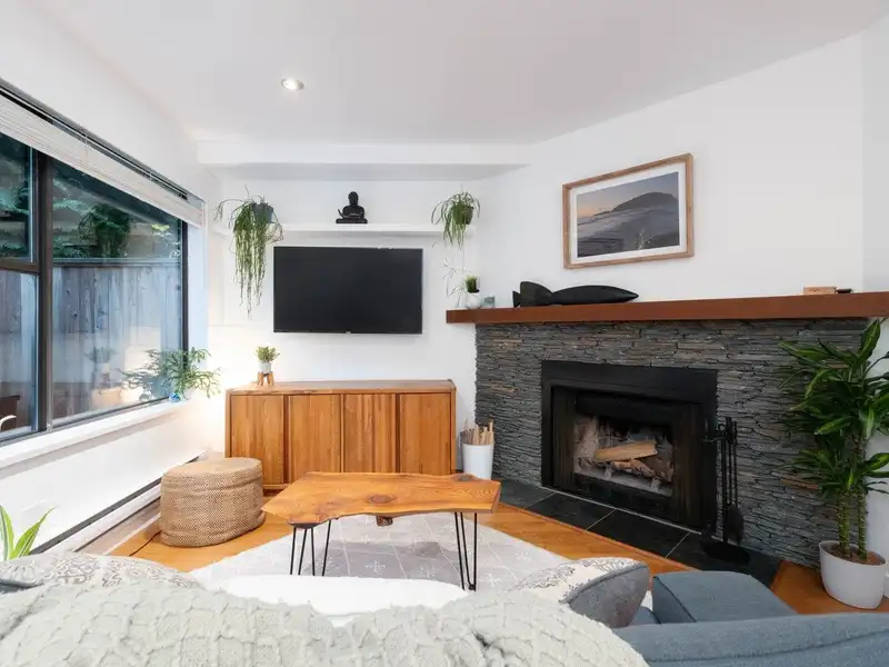 9 2151 BANBURY ROAD - photo 3 of 29