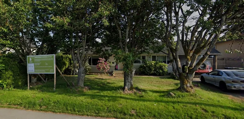 14670 60 AVENUE - photo 1 of 5