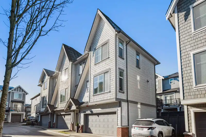 58 8217 204B STREET - photo 2 of 32