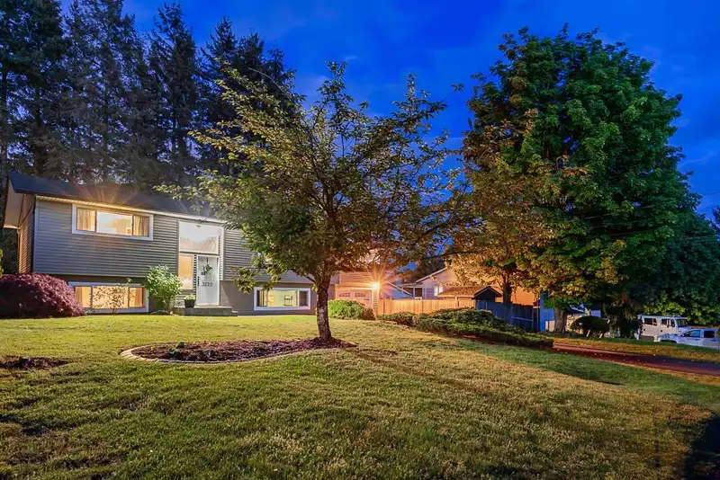 3220 275 STREET - photo 2 of 33