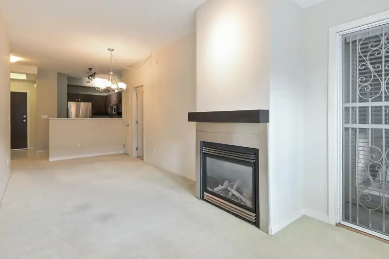 105 10866 CITY PARKWAY - photo 4 of 25