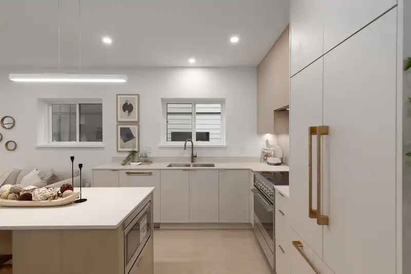 205 2329 E 34TH AVENUE - photo 3 of 28