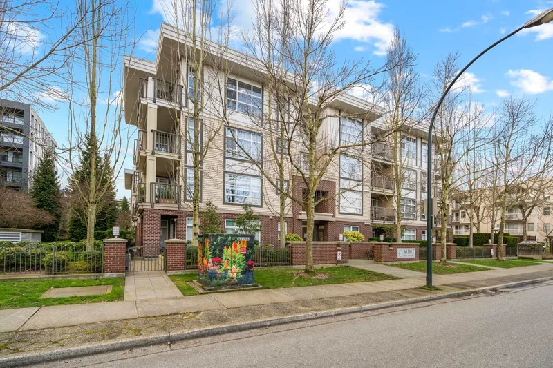 310 15168 19 AVENUE - photo 2 of 25