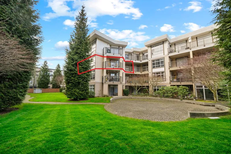 310 15168 19 AVENUE - photo 3 of 25