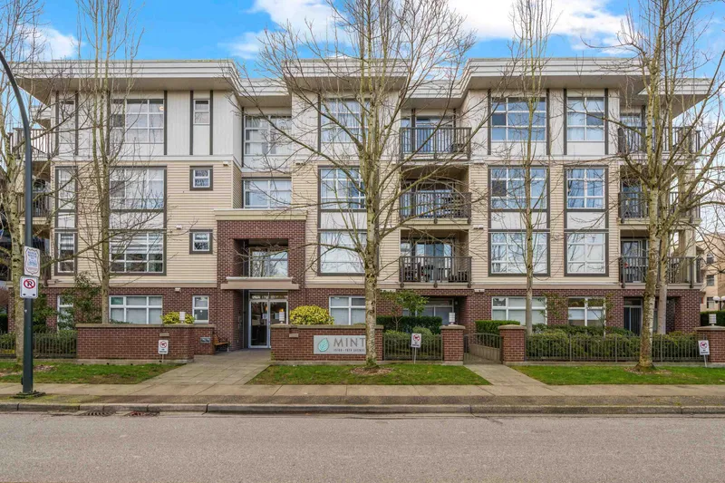 310 15168 19 AVENUE - photo 4 of 25