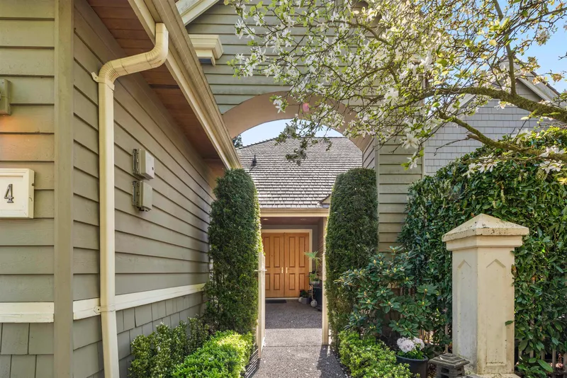 204 6505 3 AVENUE - photo 2 of 25