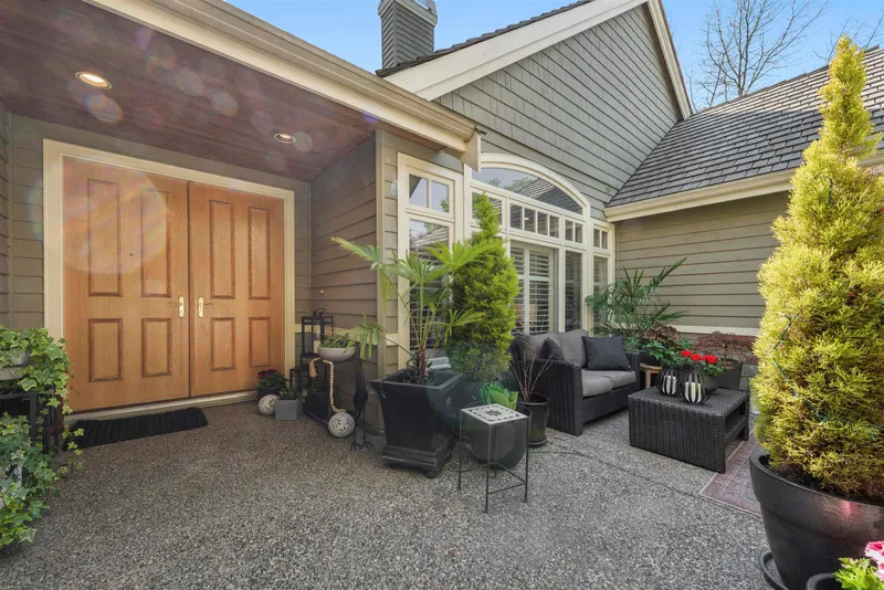 204 6505 3 AVENUE - photo 3 of 25