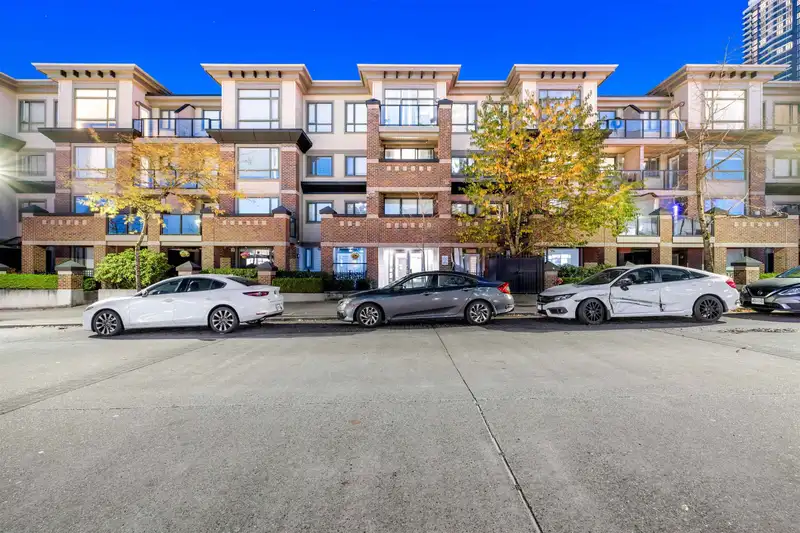 113 10822 CITY PARKWAY - photo 1 of 37