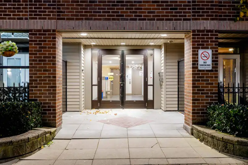 113 10822 CITY PARKWAY - photo 2 of 37