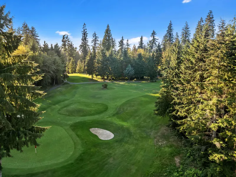 401 1281 PARKGATE AVENUE - photo 3 of 25