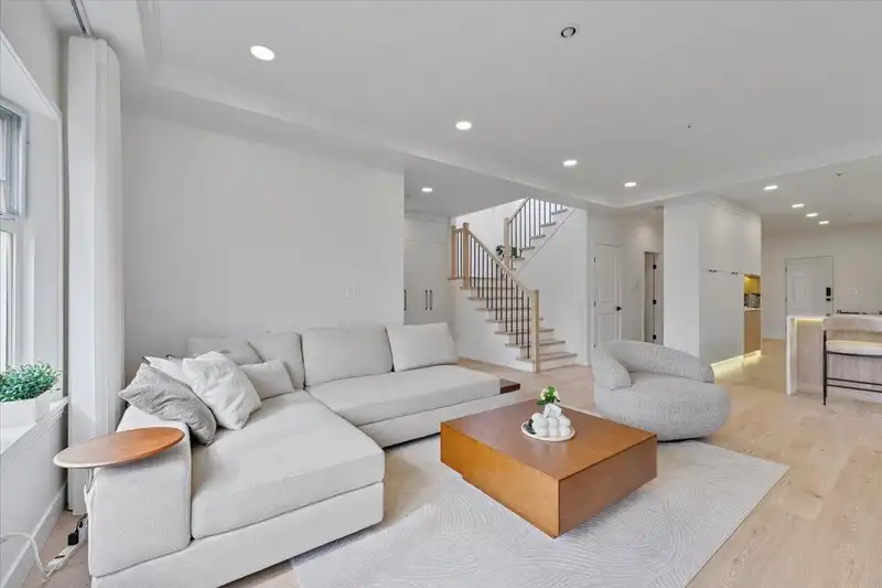 817 W 60TH AVENUE - photo 1 of 39