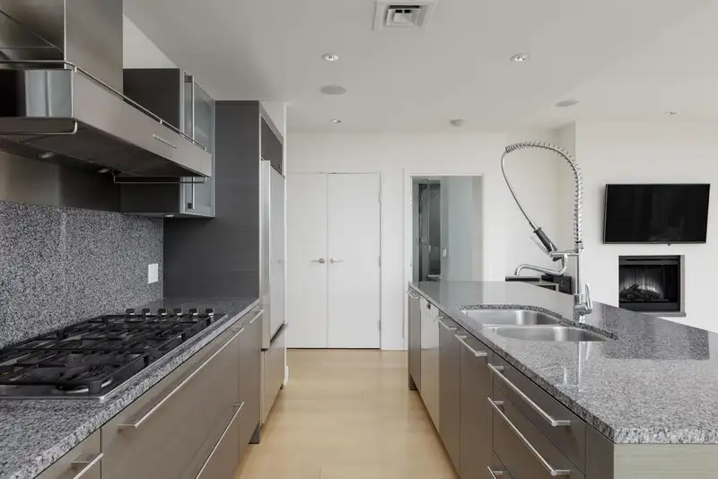 4304 1111 ALBERNI STREET - photo 3 of 22