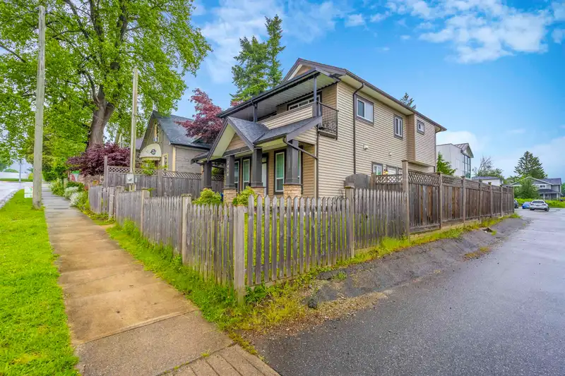 7430 GRAND STREET - photo 2 of 26