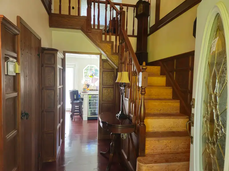 23242 130 AVENUE - photo 3 of 40