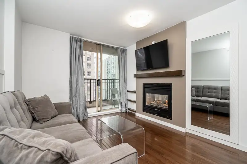 1505 989 RICHARDS STREET - photo 3 of 29