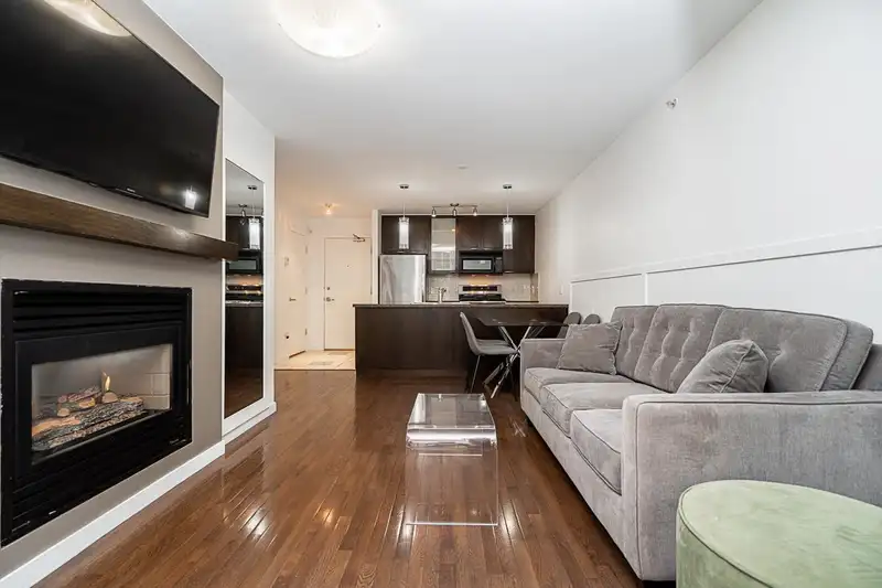 1505 989 RICHARDS STREET - photo 4 of 29