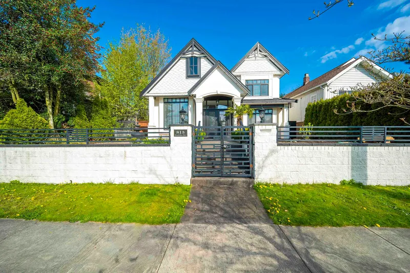 813 DUBLIN STREET - photo 2 of 25