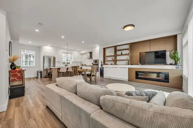 34 10488 124 STREET - photo 2 of 40