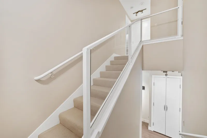 106 958 RIDGEWAY AVENUE - photo 3 of 25