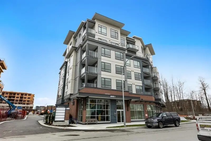 316 7920 206 STREET - photo 2 of 25