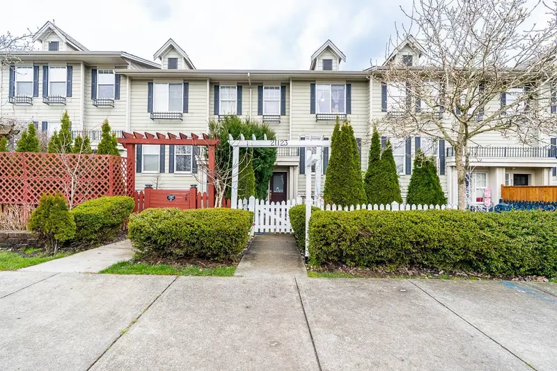 21123 80 AVENUE - photo 3 of 25