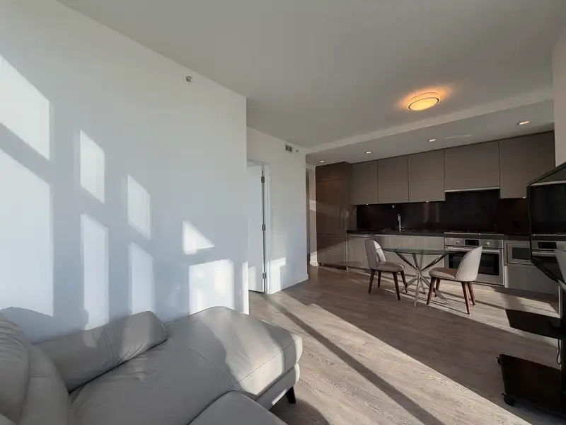 709 6080 MCKAY AVENUE - photo 3 of 14