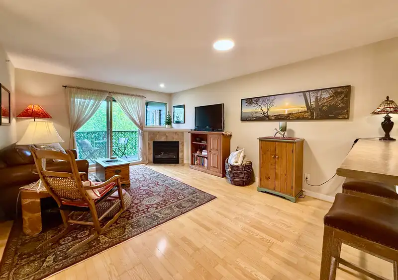 404 5631 INLET AVENUE - photo 1 of 33