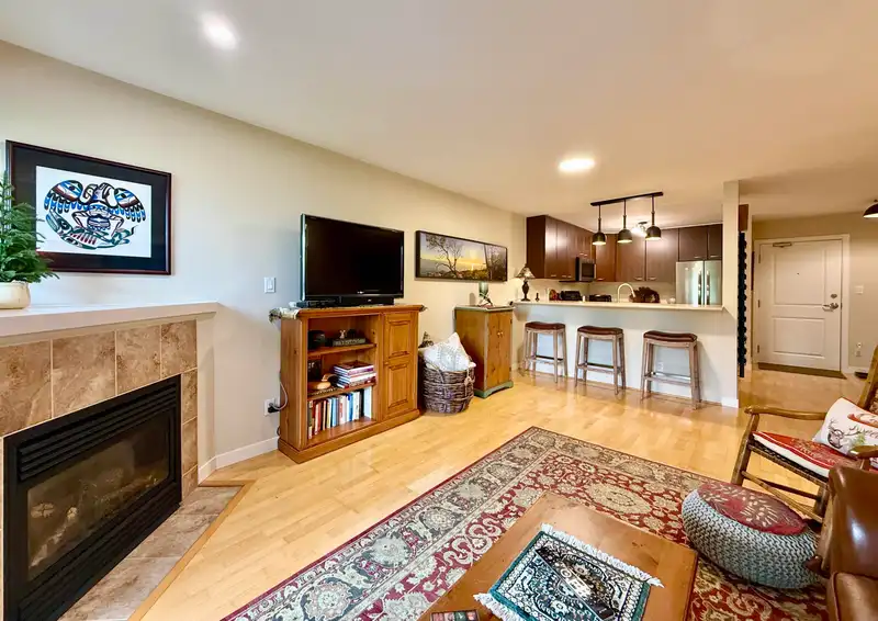 404 5631 INLET AVENUE - photo 2 of 33